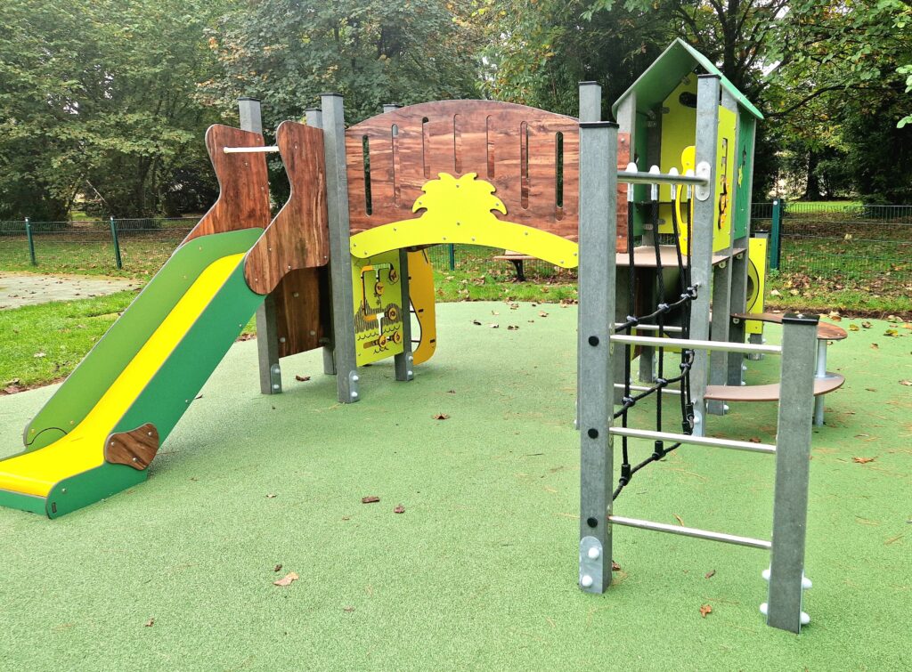 Kks 1008 Gouter Poteaux Recycles Et Hpl Goven 35 1 1024x755