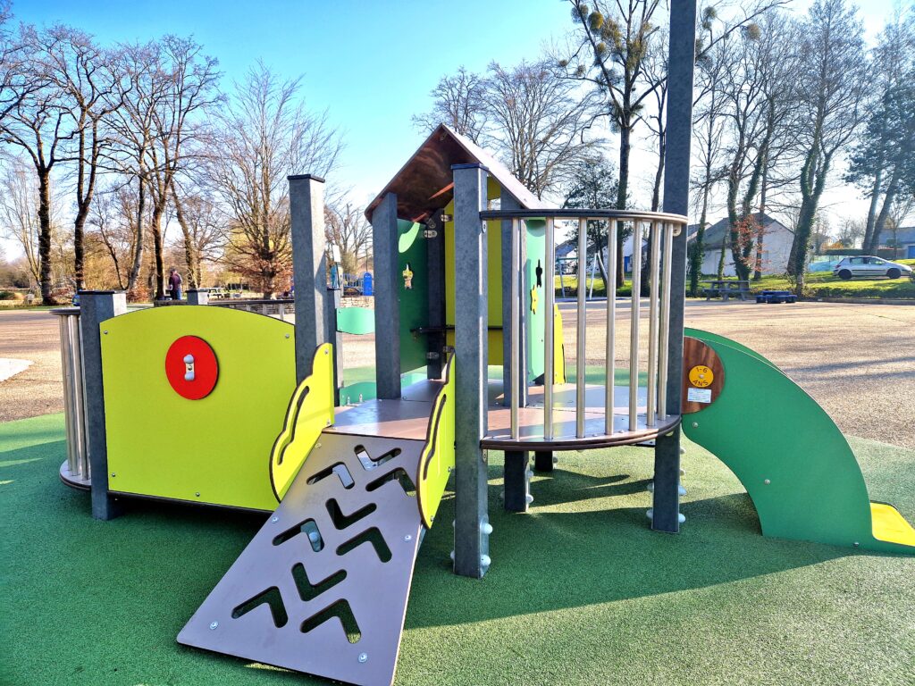 Kks 1317 Poteaux Recyclés Et Hpl Moreac(57)