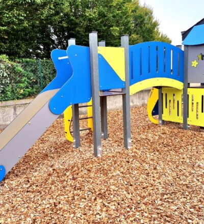 Kks 536 Poteaux Recyclés Et Habillage Hpl