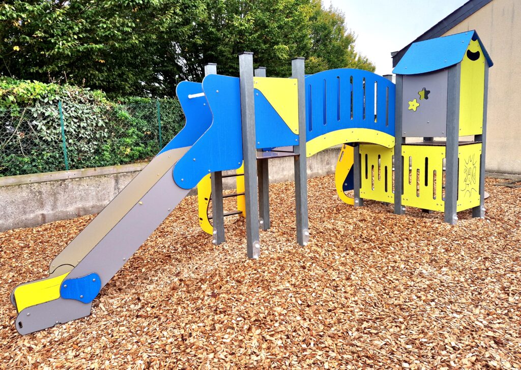 Kks 536 Poteaux Recyclés Et Habillage Hpl