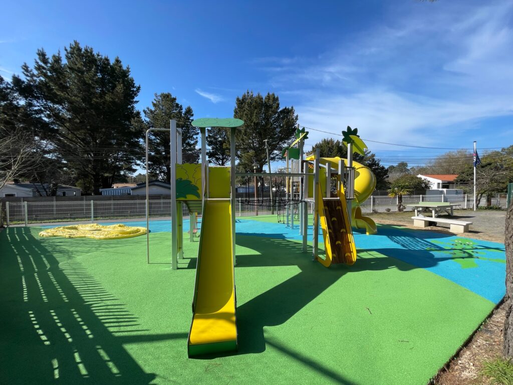 Kks1148 Bucolique Structure Jeux Toboggan Tibulaire Escalade Cordages Tunnel Stjeandemonts 85 Pa Hpl Natura Phot (4)