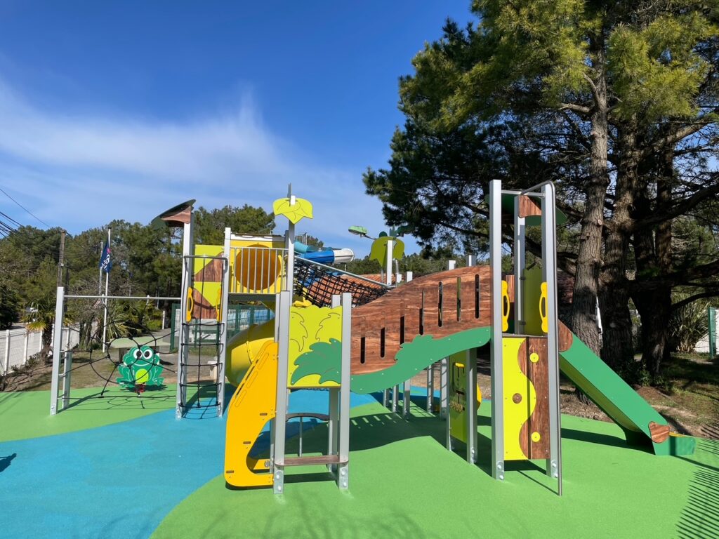 Kks1148 Bucolique Structure Jeux Toboggan Tibulaire Escalade Cordages Tunnel Stjeandemonts 85 Pa Hpl Natura Phot (6)