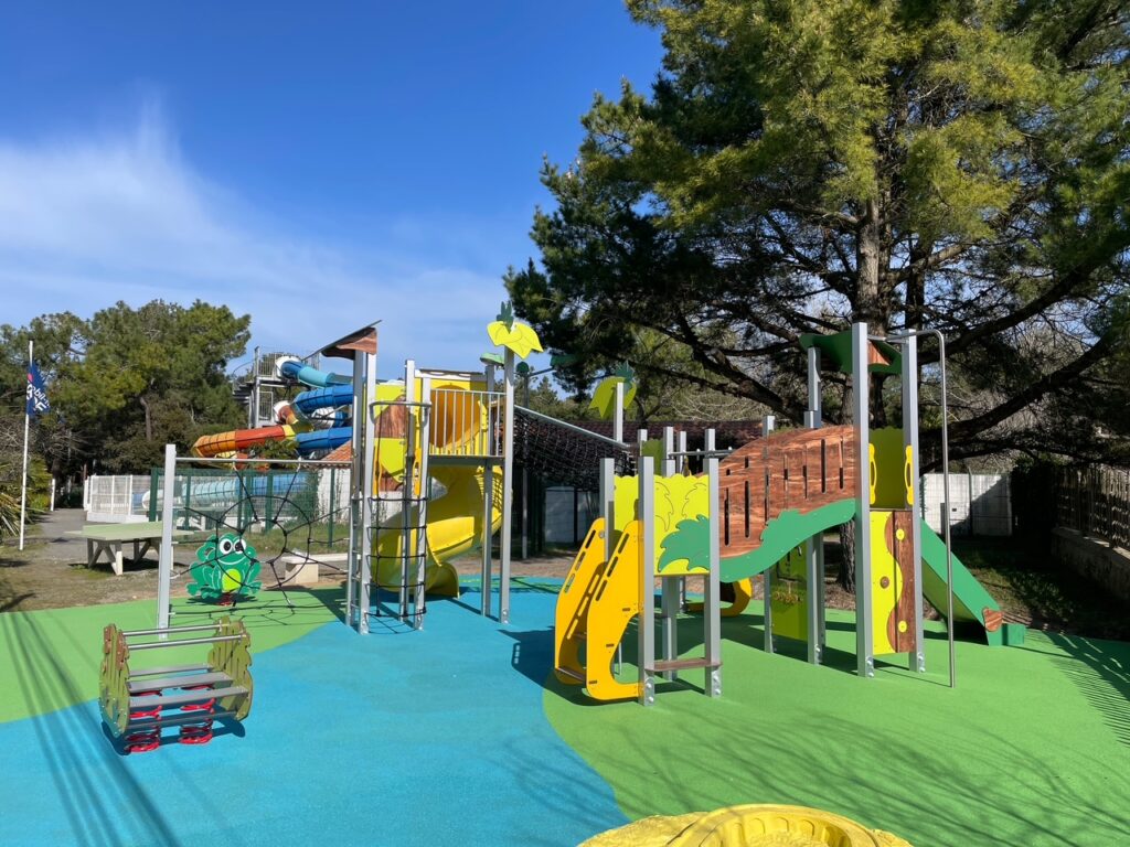 Kks1148 Bucolique Structure Jeux Toboggan Tibulaire Escalade Cordages Tunnel Stjeandemonts 85 Pa Hpl Natura Phot (7)