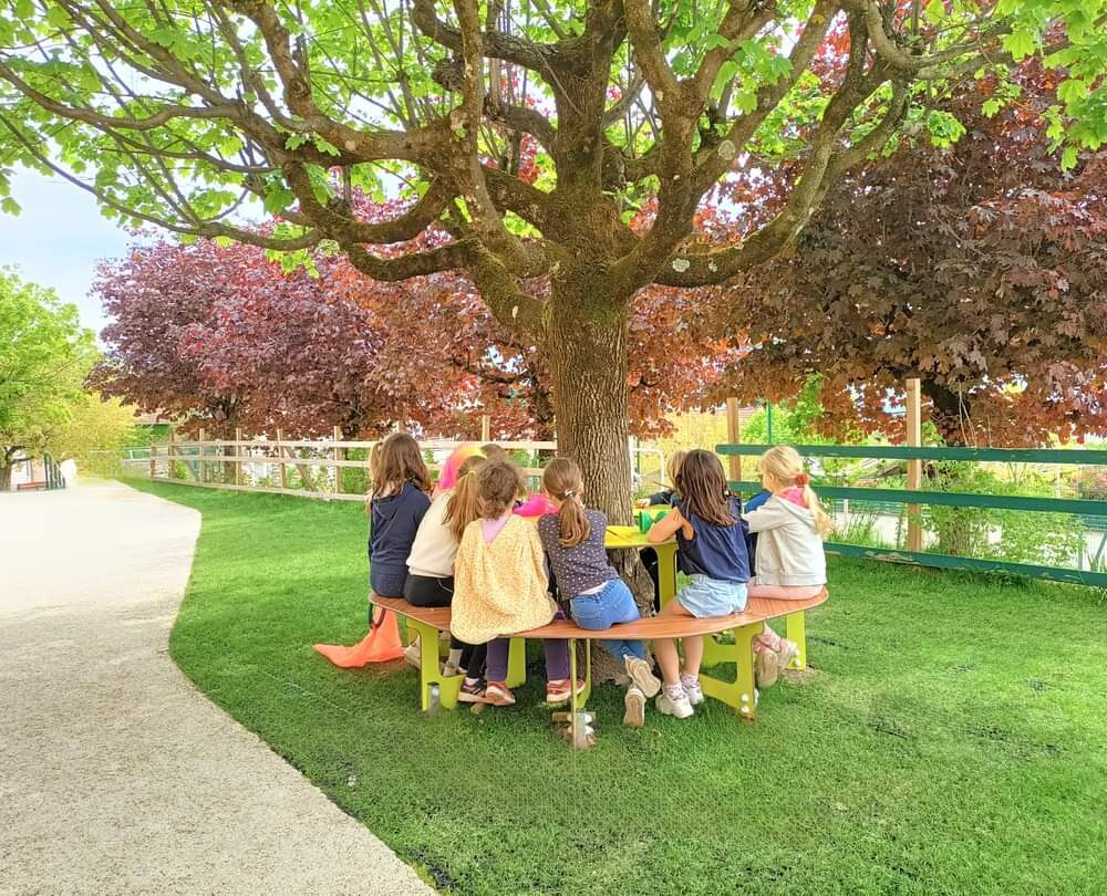 Mobiliers Et Complements Ludiques Ato A Table Tour D'arbre Biviers 38 (1)