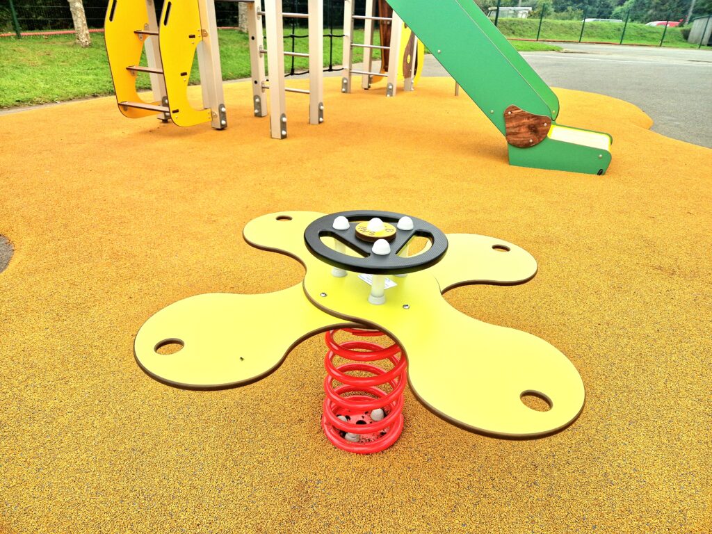 Réhabilitation Aire De Jeux Avec Structure Multifonctions à Plouégat Moysan 1