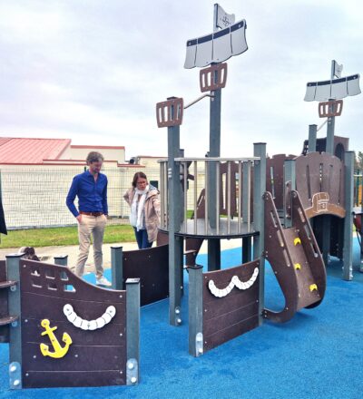 Structure De Jeux En Plastique Recyclé école Sacré Cœur Plougonvelin Finistère. (1)
