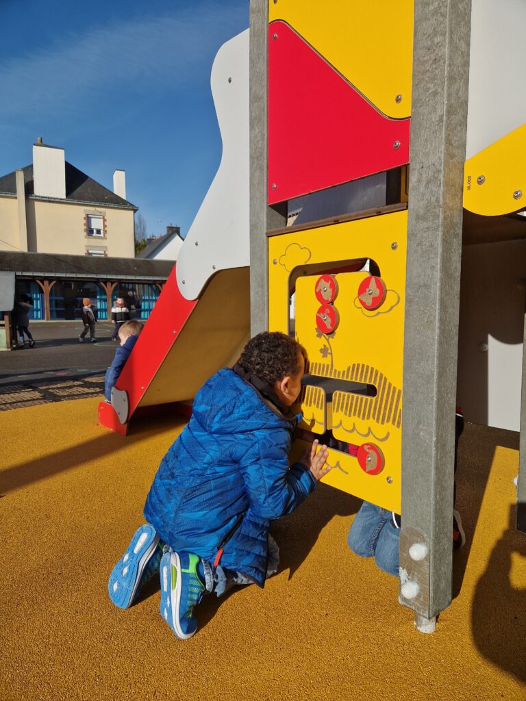 Structure De Jeux En Plastique Recyclé école Sainte Anne Allaire. (3)
