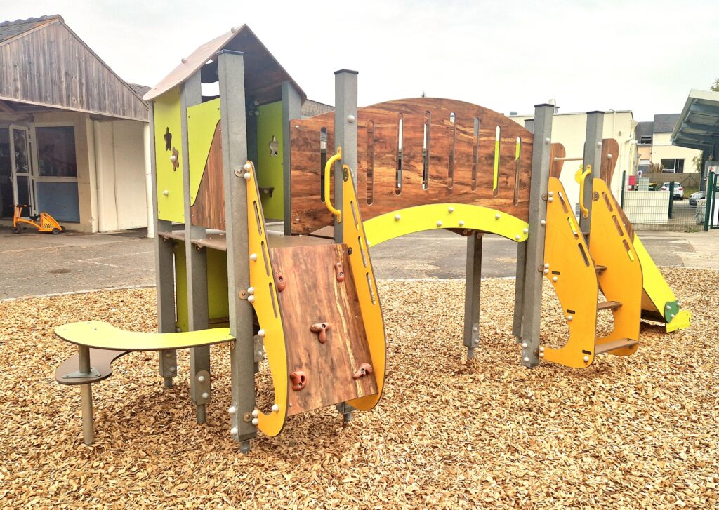 Végétalisation Des Cours De L’école Primaire Et Maternelle De Belz (56) 2