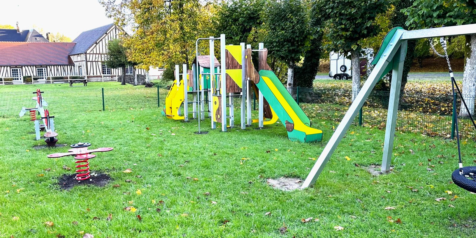 Aire Jeux Balancoire Mairie Labosse 60 (1)