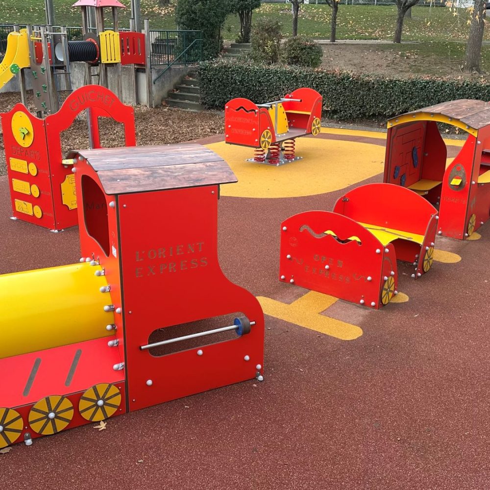 Mega Express Med Hpl Train Gare Aire Jeux Mairie Vernon (27) 2