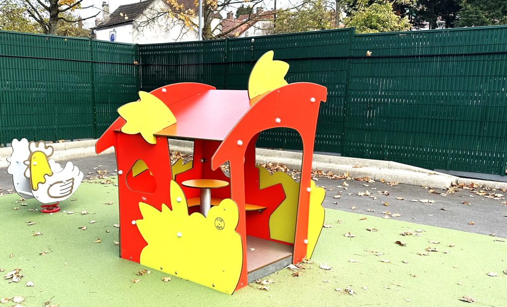 Pdt Hpl Kahut La Discut Cabane Jeu Rpu Poulette Ecole Public Du Chateau Blanc Meriel 95 (2)