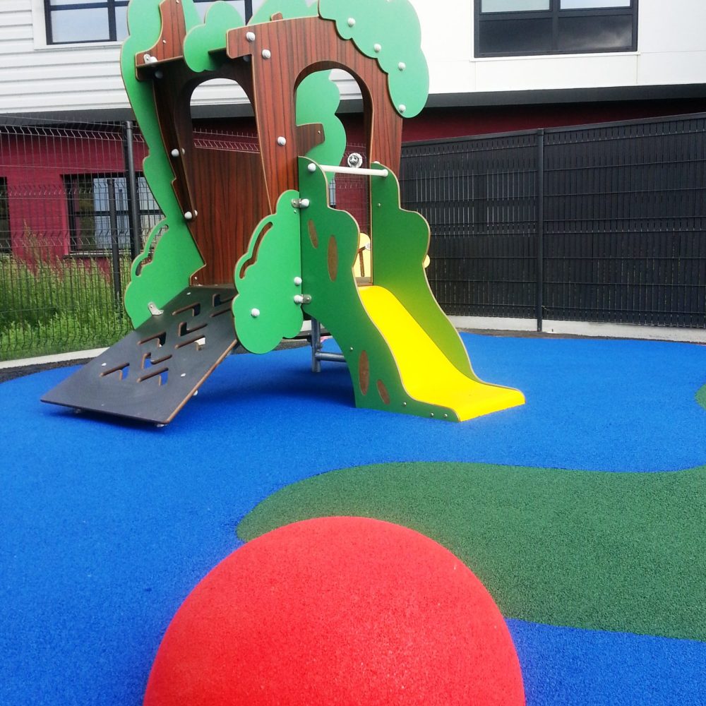 demie-sphere-sol-souple-ludique-aire-jeux