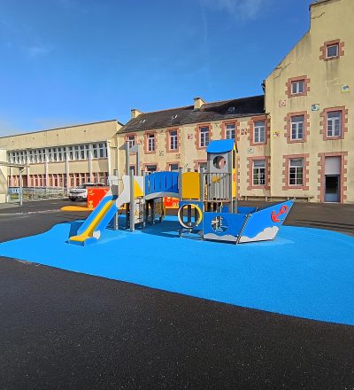 Kks1391 Pr Hpl Structure Multifonctions 30enfants 2 8ans Poteaux Recyclés Aber Ildut Beateau Ecole Plebennec(29)